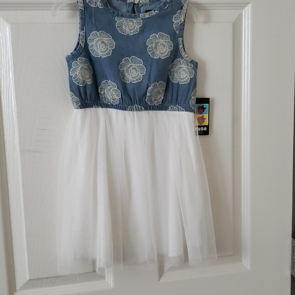 Girls dress